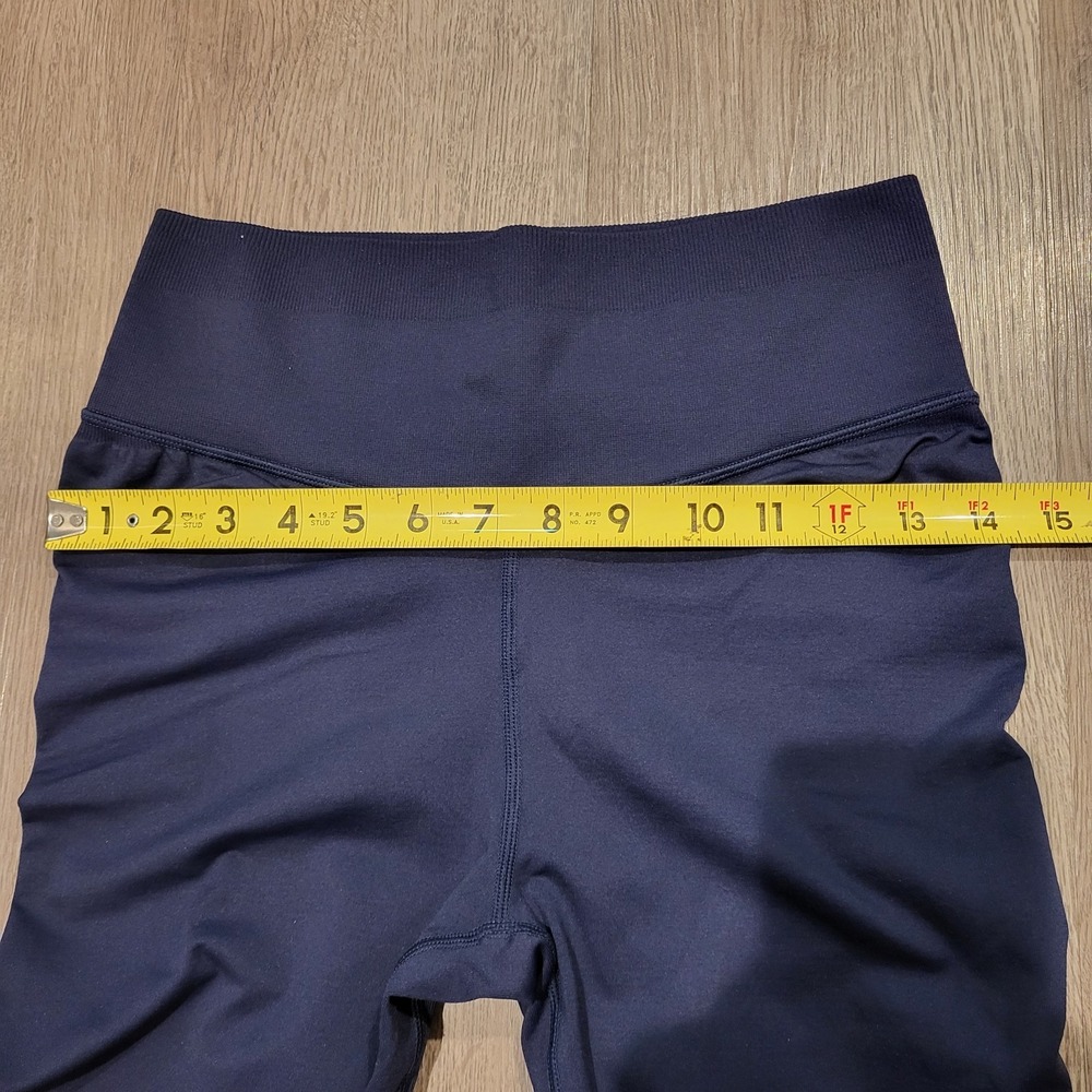 Fabletics High Waisted Flare Leggings Deep Navy -Size Medium-New w/o‎ Tag! - Picture 11 of 13
